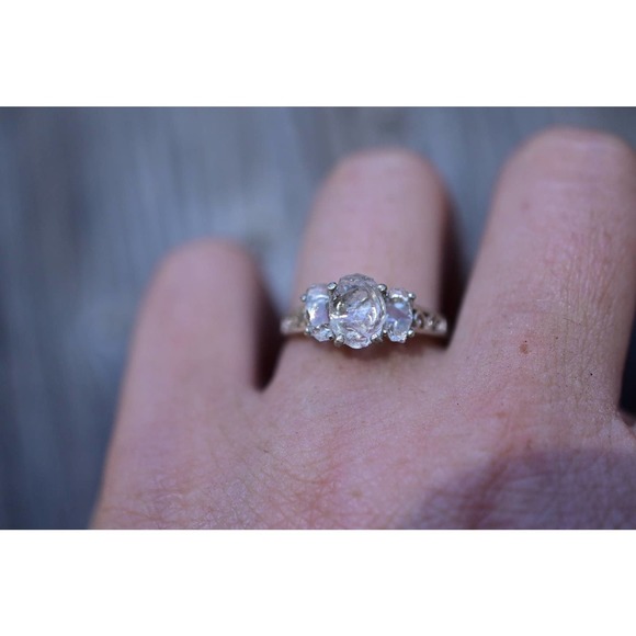 Raw Crystal Ring, Raw Stone Ring, Rings for Women, Stacking Ring, Raw Ge… - Picture 1 of 6
